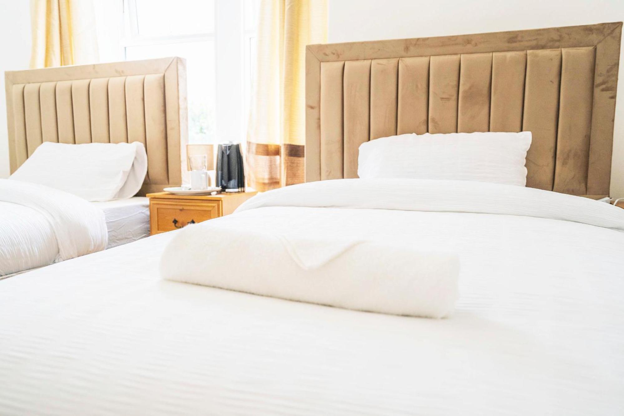 Majestic Inn Bootle  Esterno foto