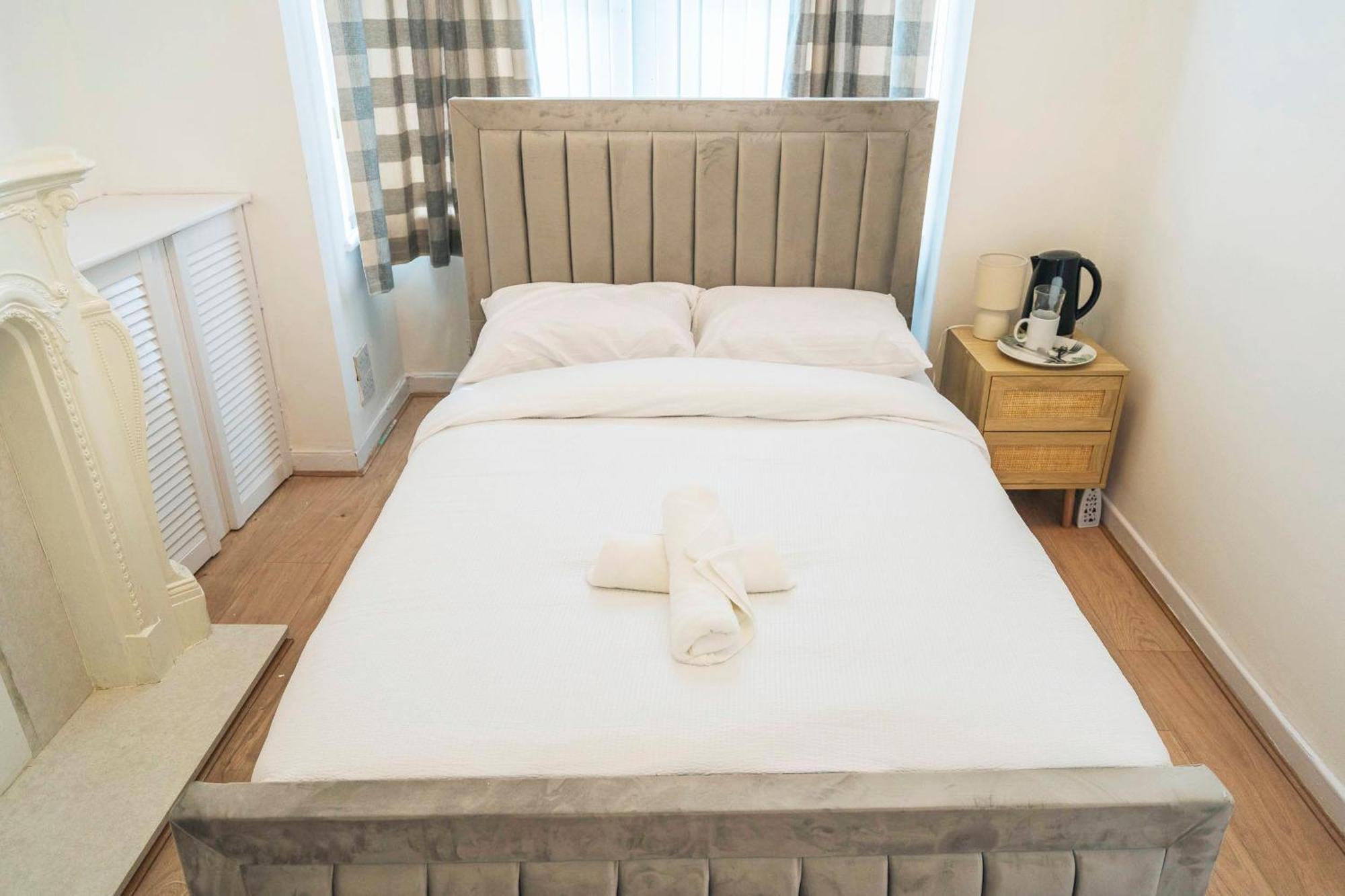Majestic Inn Bootle  Esterno foto